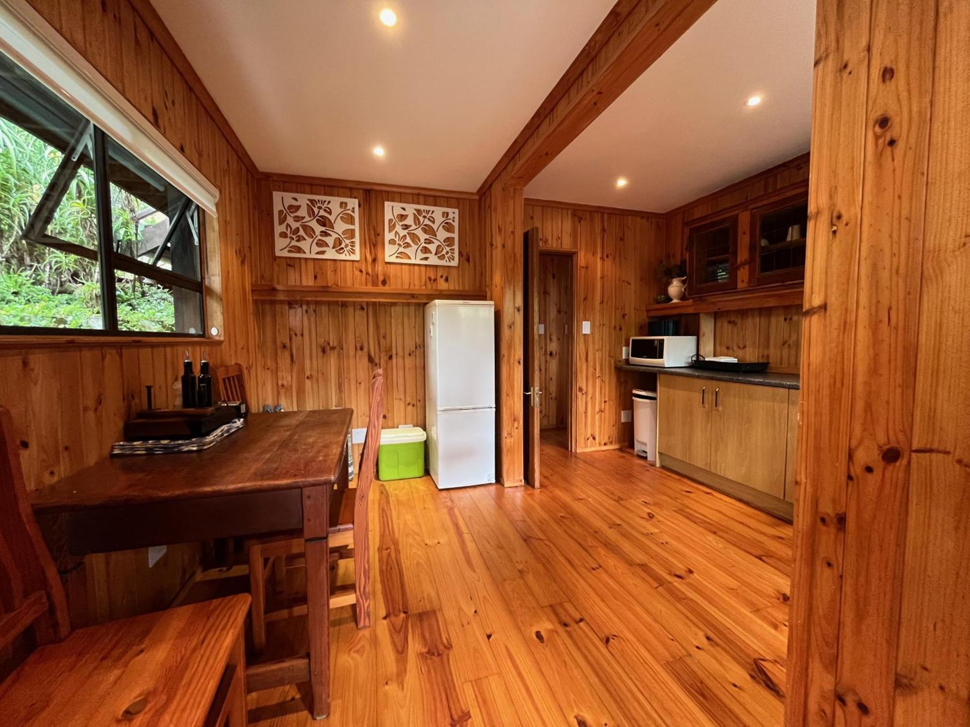 Peaceful Guest Suite With Balcony Views And Garden Setting Brenton-on-Sea Exteriér fotografie