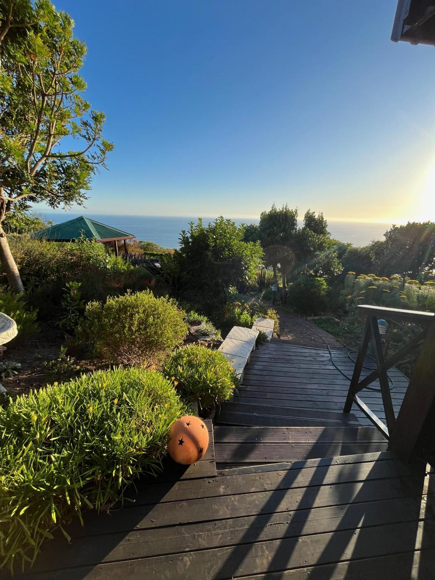 Peaceful Guest Suite With Balcony Views And Garden Setting Brenton-on-Sea Exteriér fotografie