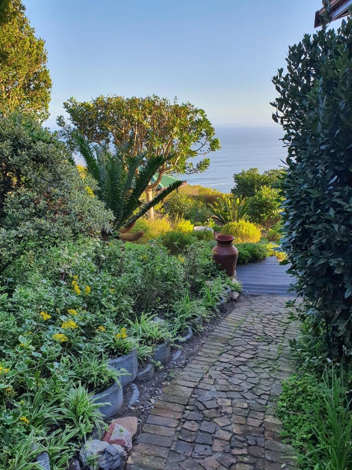 Peaceful Guest Suite With Balcony Views And Garden Setting Brenton-on-Sea Exteriér fotografie