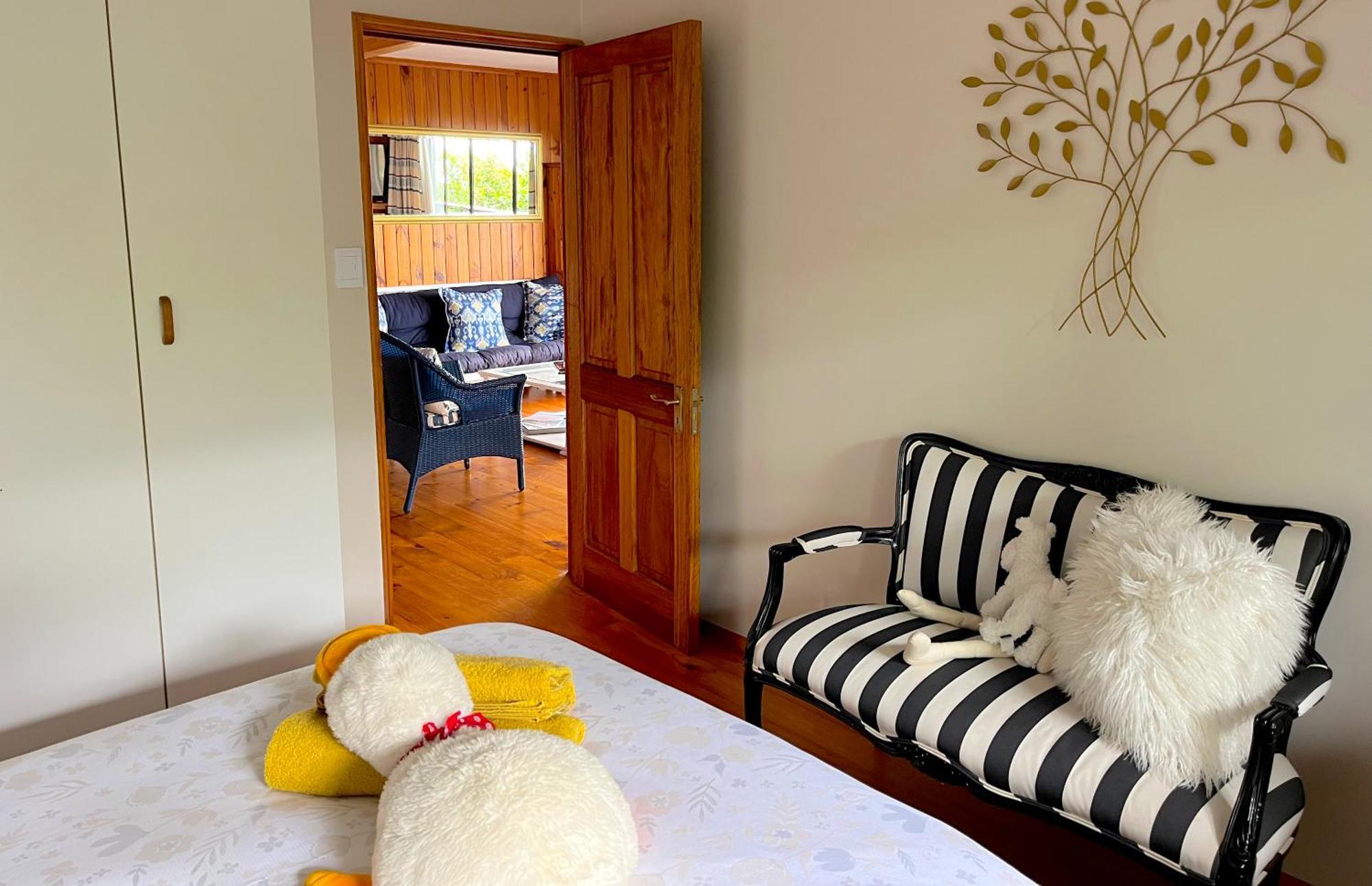 Peaceful Guest Suite With Balcony Views And Garden Setting Brenton-on-Sea Exteriér fotografie