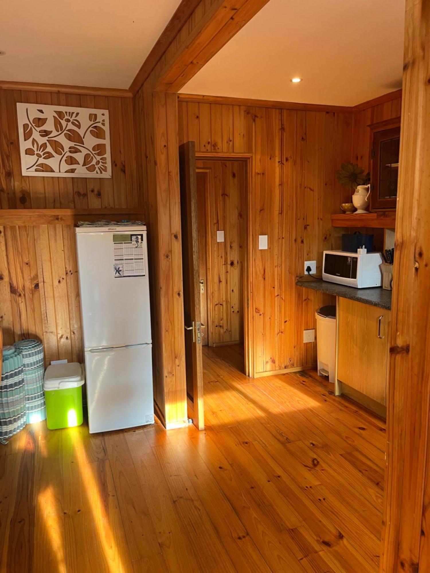 Peaceful Guest Suite With Balcony Views And Garden Setting Brenton-on-Sea Exteriér fotografie