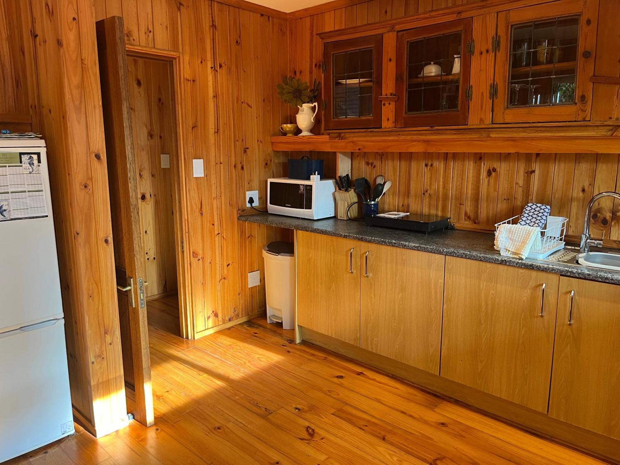 Peaceful Guest Suite With Balcony Views And Garden Setting Brenton-on-Sea Exteriér fotografie